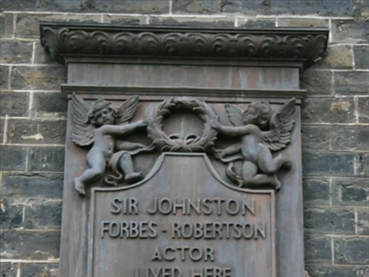 Creating Memorable Keepsakes: Customizing Silver Accessories