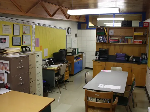 Streamline Your Desk Setup: 14 Tips for Greater Productivity in Your Study Area