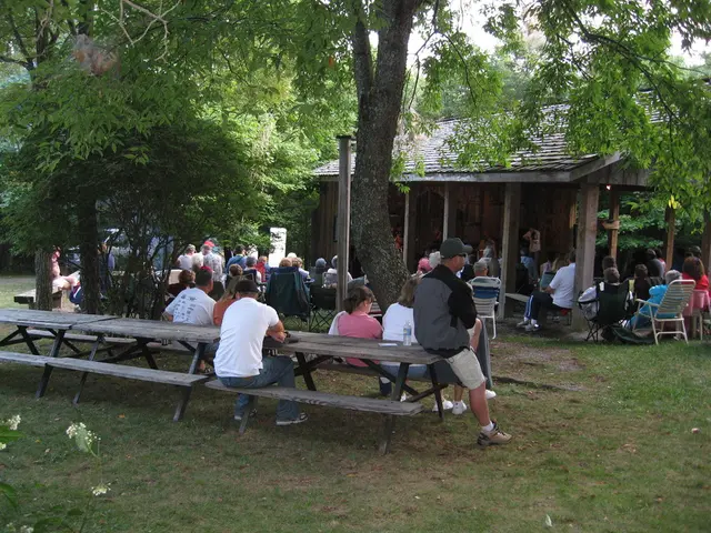 Financial aid services are accessible in Stuttgart for residents with limited means