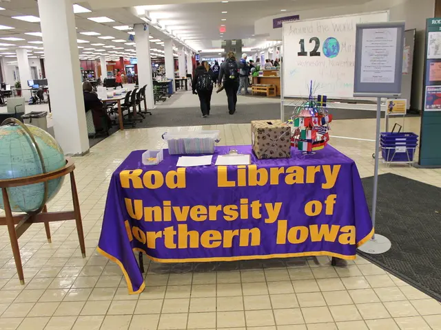 Young people from Gernika are welcomed by OB Boch at the latest city hall