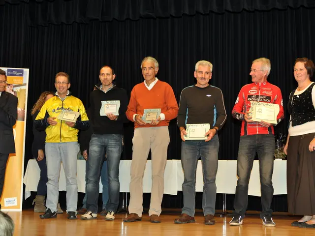 Graduation of 40 students in the year of participation at VHS Saarbrücken